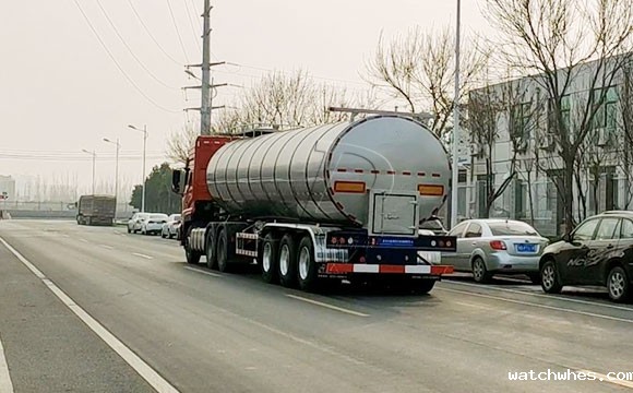 半挂奶罐车