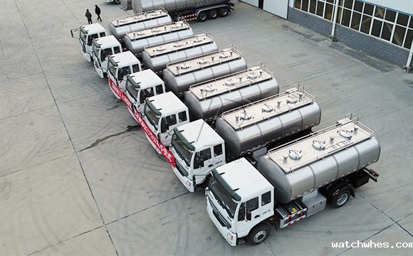鲜奶运输车