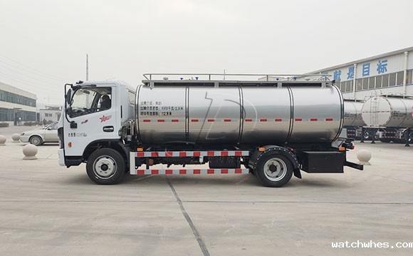 东风多利卡鲜奶运输车