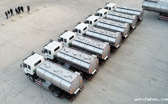 鲜奶运输车