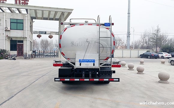 东风多利卡鲜奶运输车