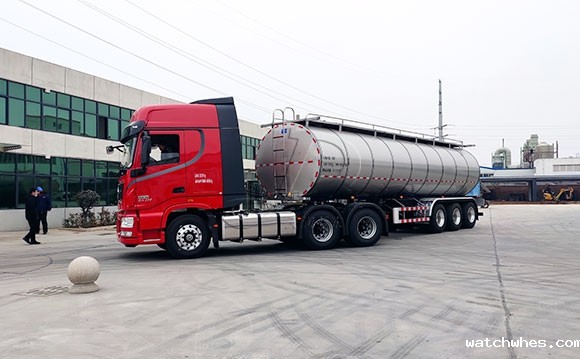 半挂牛奶运输专用车