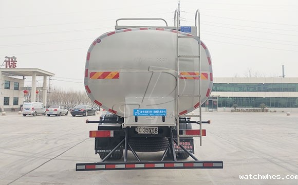 椰子水运输车