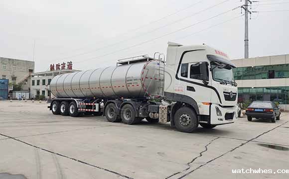 不锈钢保温运输罐车