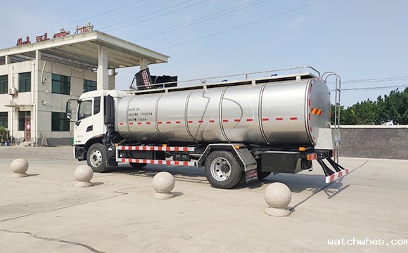 车罐一天鲜奶运输车