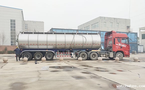 鲜奶运输半挂车