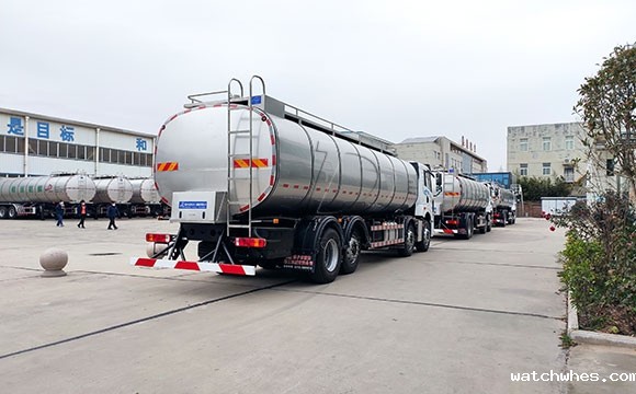 鲜奶运输车