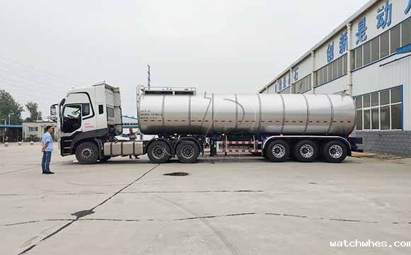 不锈钢保温运输罐车