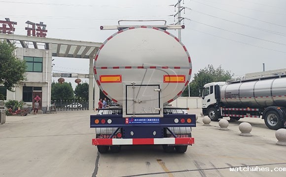 牛奶运输半挂车