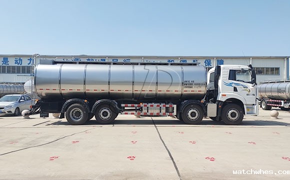 解放鲜奶运输车