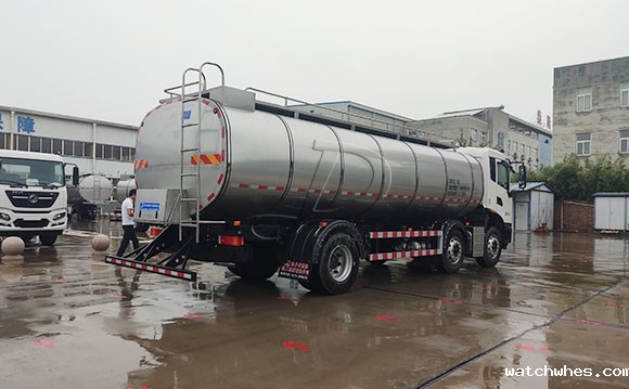 前四后四鲜奶运输车