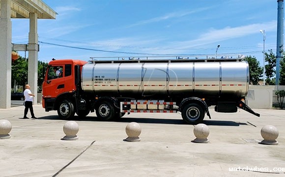 东风国六牛奶运输车