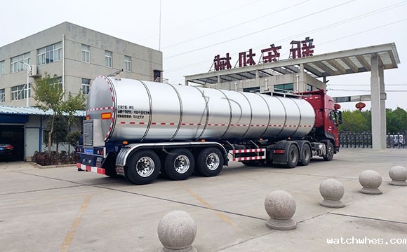 鲜奶运输挂车