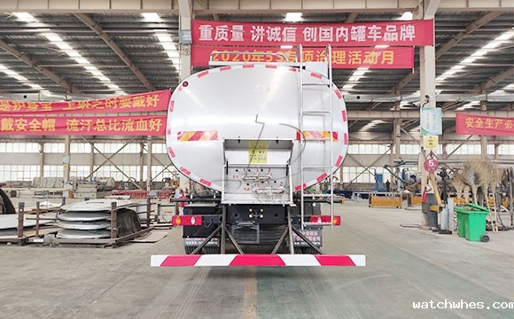 不锈钢猪血保温运输车