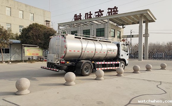 小型鲜奶运输车