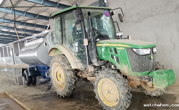 拖拉机牵引鲜奶运输罐