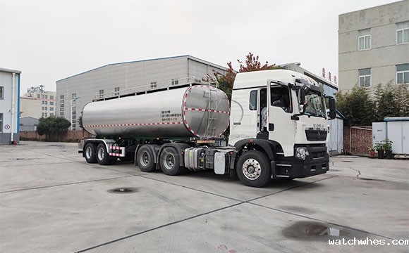 半挂鲜奶运输罐车