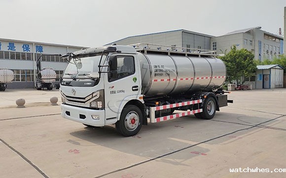 东风多利卡鲜奶运输车