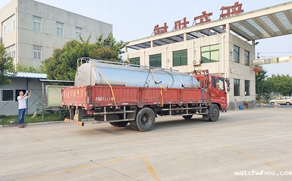 10吨不锈钢牛奶运输罐