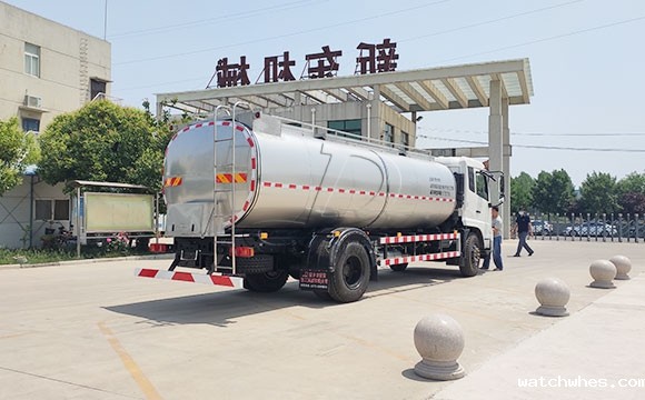10吨运输牛奶车