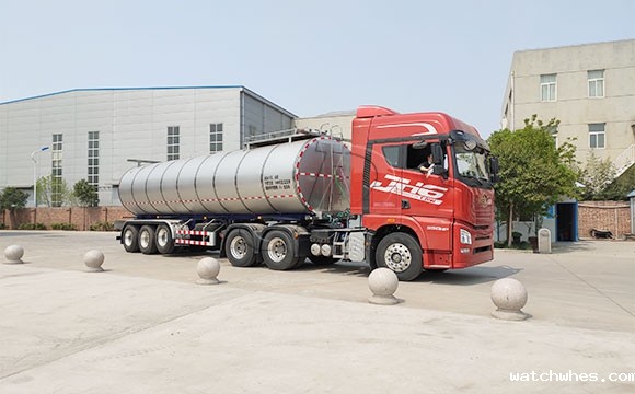 半挂鲜奶运输专用车