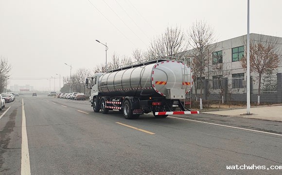 天润watchwhes鲜奶运输车