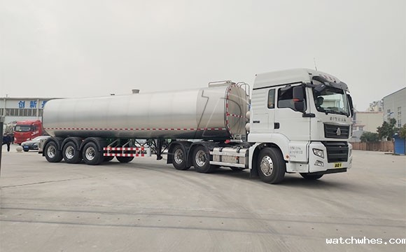 装奶运输罐车