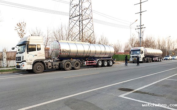 运输鲜奶罐车