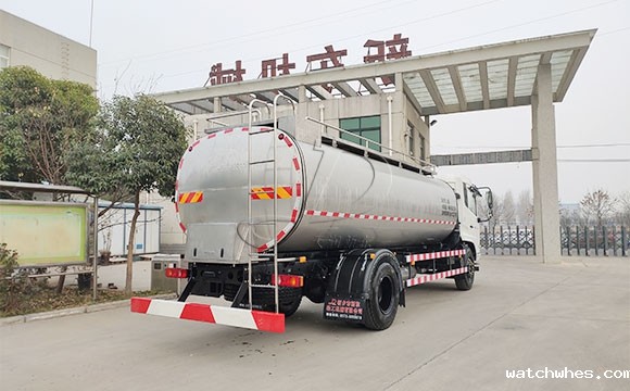 10立方罐式运奶车