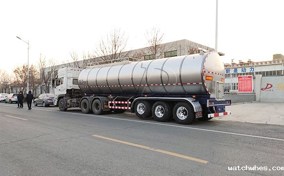 运输鲜奶罐车