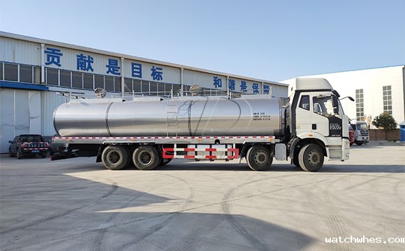 车罐一体三轴奶罐车