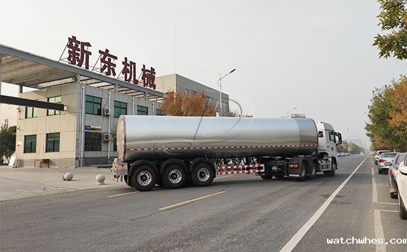 运输牛奶车