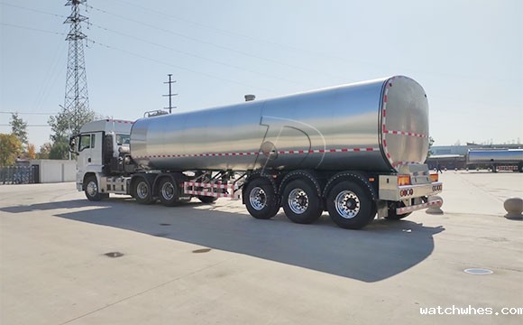 运输牛奶车