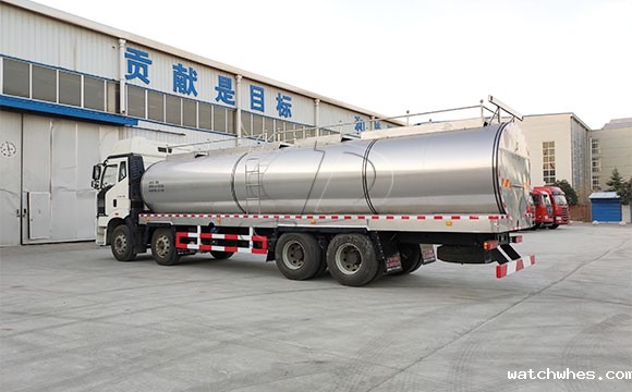 前四后八20吨运输牛奶车