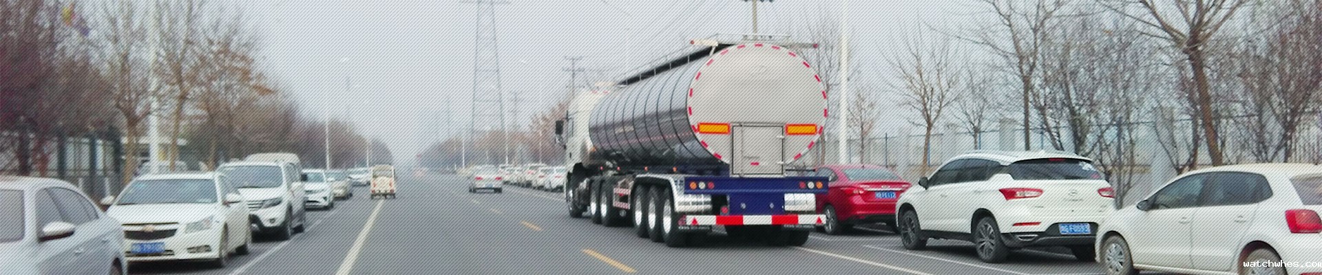 鲜奶运输车