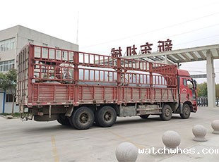 信仰客户订购的5吨立式果汁制冷罐发货现场