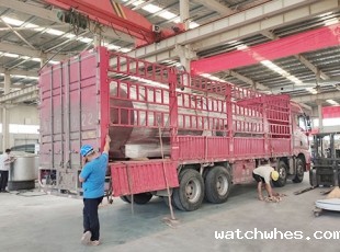 陕西客户订购的两台6吨储奶制冷罐今天发货