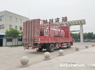 天津客户订购的6吨分体式牛奶制冷罐发货现场