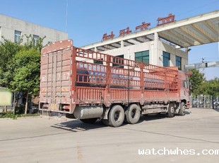 甘肃武威客户订购的两台5吨直冷式牛奶冷藏罐发货