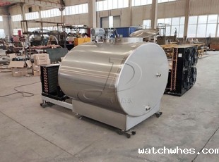 陕西客户订购的1吨小型羊奶制冷罐准备发货