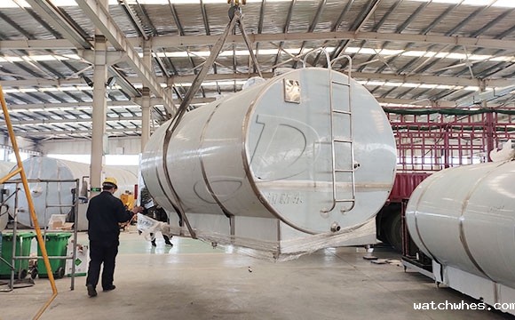 直冷式<a href=/ target=_blank class=infotextkey>鲜奶冷藏罐</a>