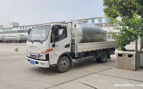 不锈钢牛奶<a href=/ target=_blank class=infotextkey>制冷罐</a>