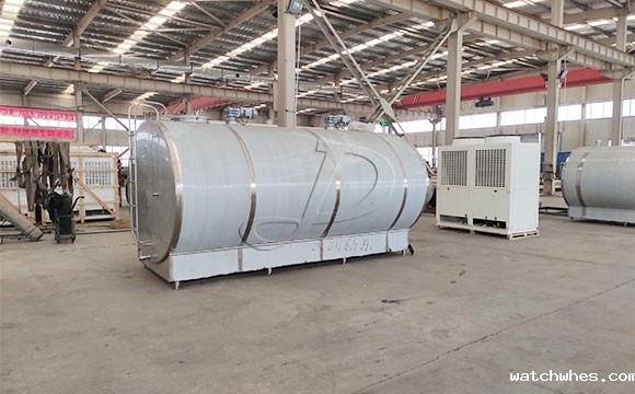 10吨不锈钢卧式储奶罐