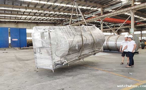 3吨<a href=/ target=_blank class=infotextkey>制冷罐</a>发货