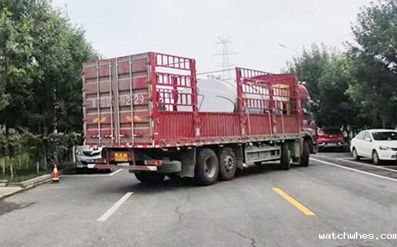 10吨<a href=/ target=_blank class=infotextkey>制冷罐</a>发货