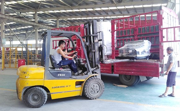 立式黄酒<a href=/ target=_blank class=infotextkey>制冷罐</a>