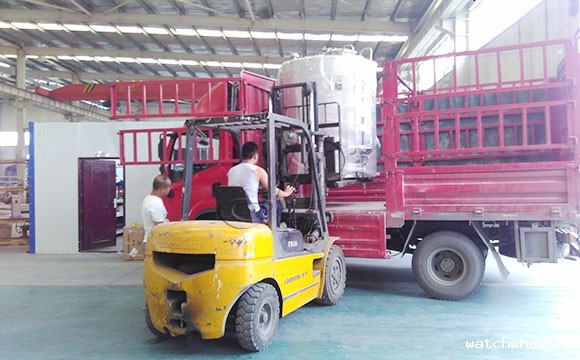 立式黄酒<a href=/ target=_blank class=infotextkey>制冷罐</a>