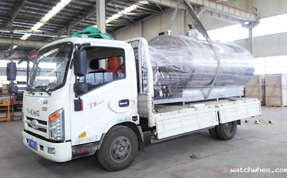 鲜奶<a href=/ target=_blank class=infotextkey>制冷罐</a>